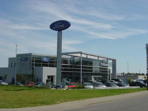 Salon samochodowy Forda w Poznaniu