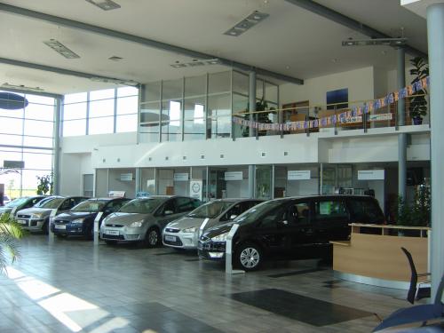 Salon samochodowy Forda w Poznaniu